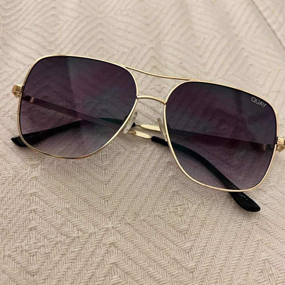 Quay stop and stare sunglasses